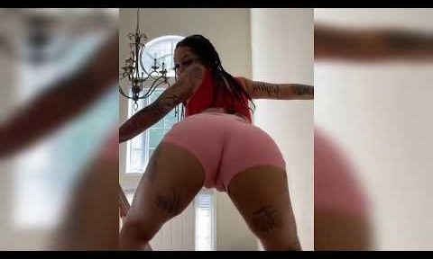 Fat ebony Vs slim Twerk Part.2