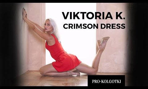 Viktoria Kokoeva ‘s red gown and almost invisible tights 2019-10( 2)